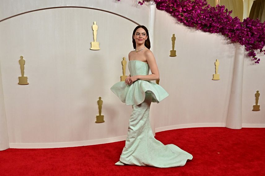 La actriz estadounidense Emma Stone asiste a la 96ª edición de los Premios anuales de la Academia en el Dolby Theatre de Hollywood, California, el 10 de marzo de 2024. &nbsp;