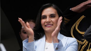 La vicepresidenta de Ecuador, Verónica Abad, asiste a una ceremonia de cambio de guardia en el palacio de gobierno de Carondelet en Quito, Ecuador, el 28 de noviembre de 2023.