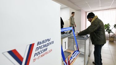 Los comicios, en Rusia durarán hasta el domingo en este país que tiene más de 145 millones de habitantes, con once husos horarios.