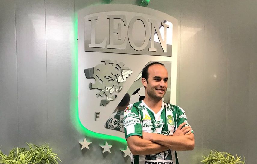 El delantero norteamericano se ganó a los aficionados durante su presentación.