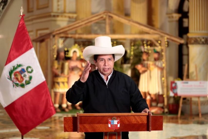 La Fiscalía peruana pide una condena de hasta 34 años de prisión contra el expresidente Pedro Castillo, basándose en 65 pruebas documentales y la declaración de unos 70 testigos