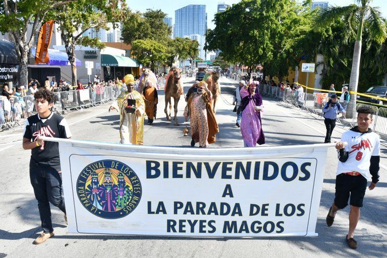 Los Tres Reyes Magos hechizaron la Calle Ocho de Miami