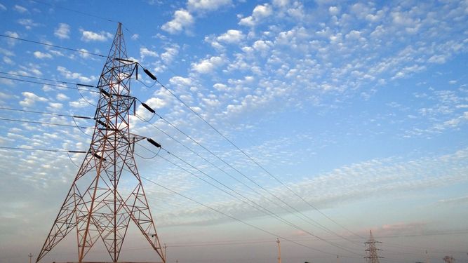 Torre de transmisión eléctrica de alto voltaje
