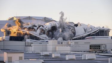 El estadio&nbsp;Georgia&nbsp;Dome&nbsp;implosiona en Atlanta,&nbsp;Georgia&nbsp;(Estados Unidos) hoy, 20 de noviembre de 2017. El antiguo estadio de los Falcones de Atlanta fue sustituido por el estadio Mercedes-Benz.