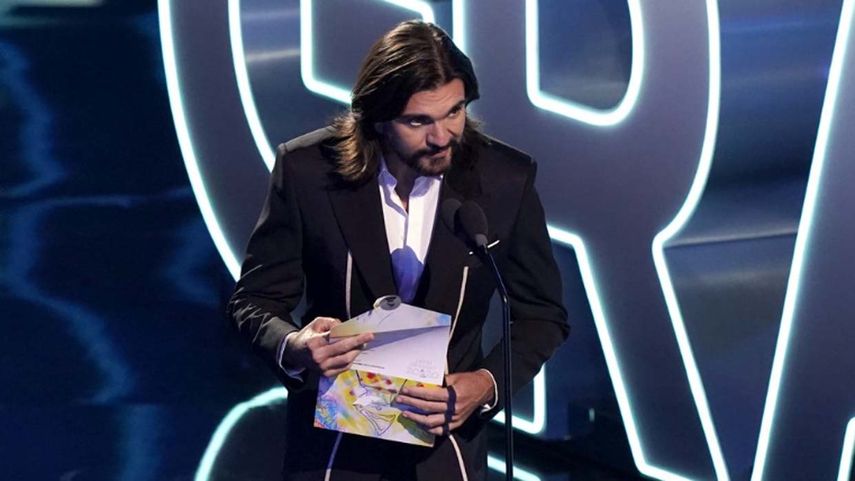 Juanes habla en la 21a entrega anual del Latin Grammy el jueves 19 de noviembre de 2020 en la Arena American Airlines en Miami.