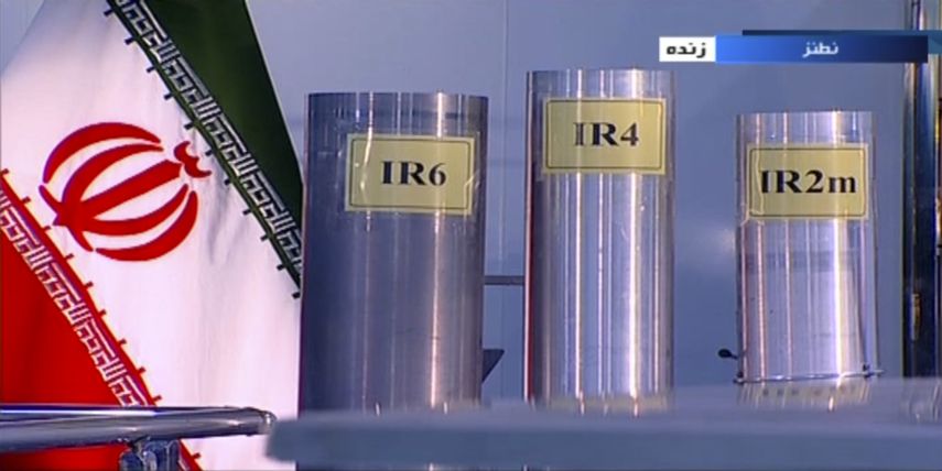 En esta imagen del 6 de junio del 2018, tomada de la televisi&oacute;n estatal iran&iacute; IRIB , se ven tres versiones de centr&iacute;fugas construidas en Ir&aacute;n en un programa en vivo desde Natanz, una planta de enriquecimiento de uranio.&nbsp;