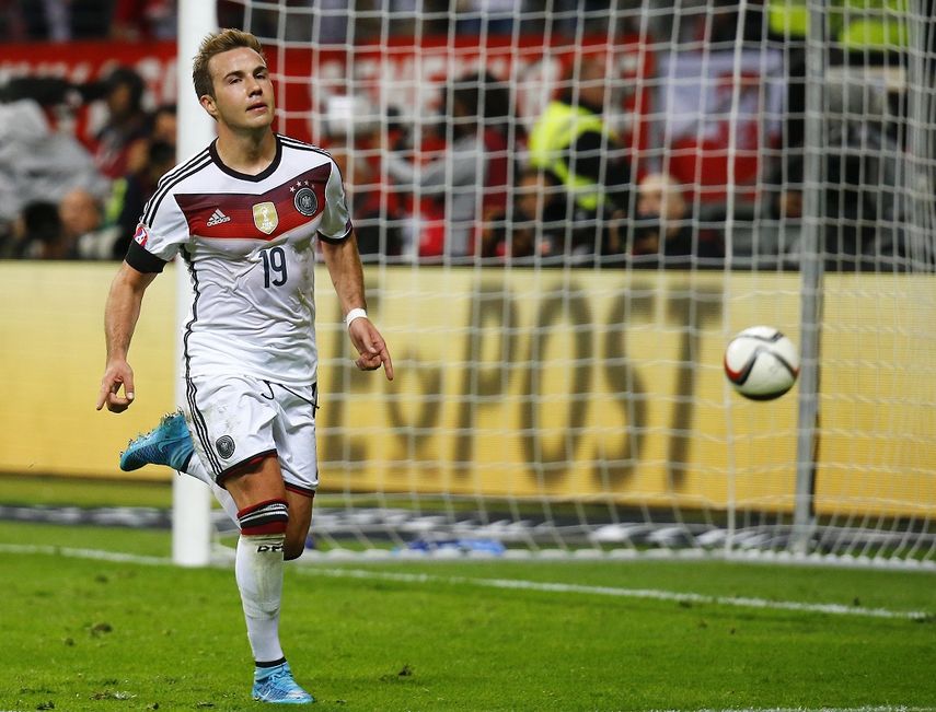 Mario Goetze celebra un gol contra Polonia en un encuentro clasificatorio para la Euro 2016. (Reuters)