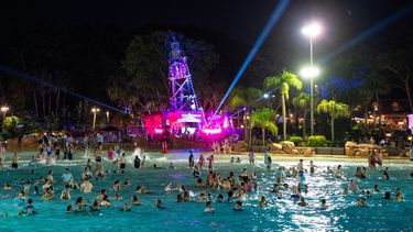 Este evento ofrece una experiencia distinta y mucho más relajada que la que normalmente se vive en un parque de agua en Orlando
