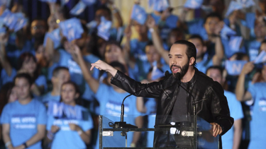 El presidente Nayib Bukele celebrando su victoria en las elecciones del 3 de febrero de 2019.