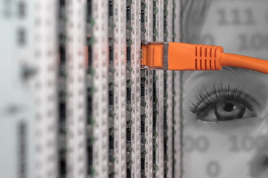 La trasnacional española Telefónica reveló solicitudes de interceptaciones de más de 1.5 millones de sus líneas de telefonía y accesos a internet en Venezuela en 2021.&nbsp;