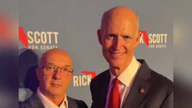 El excomisario y expreso político, Iván Simonovis, junto al senador republicano, Rick Scott