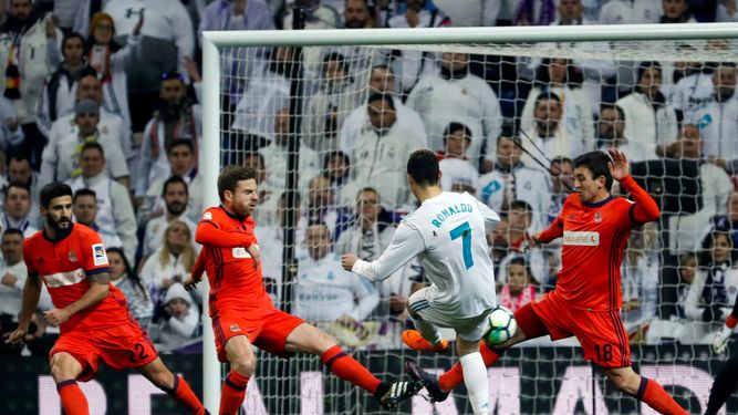 CR7 explotó con sus tres tantos con los que llegó a 11 en el torneo español a nueve de Lionel Messi.