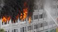 El siniestro, desatado en el edificio de una antigua fábrica que era ocupado por galerías de productos de ferretería, motivó la movilización de más de 85 unidades de bomberos y 500 efectivos.