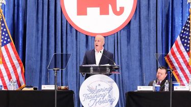 Michael Whatley, líder del Partido Republicano en Carolina del Norte, fue elegido para presidir el RNC.
