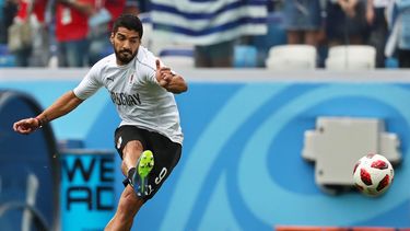 Junto al blaugrana han llegado a la capital británica Giorgian De Arrascaeta, del Cruzeiro, el portero Martín Campaña, de Independiente, y Emiliano Velázquez, del Rayo Vallecano.