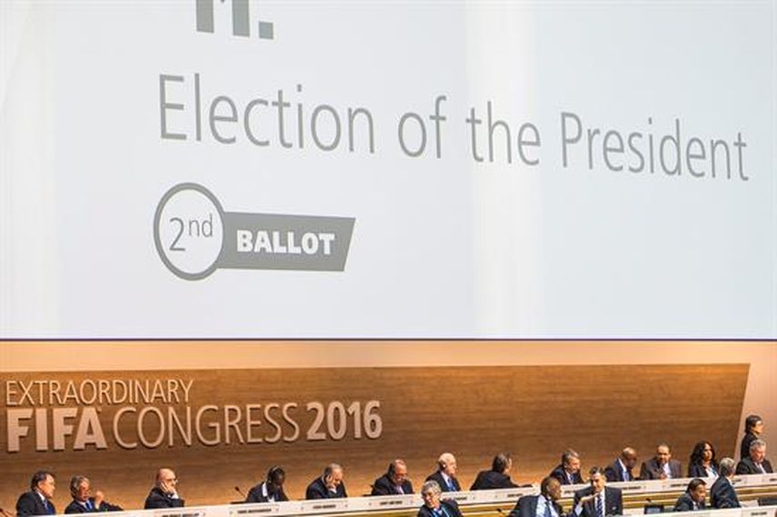 El máximo organismo del balompié mundial aprobó mecanismos, como la limitación del mandato presidencial a 12 años