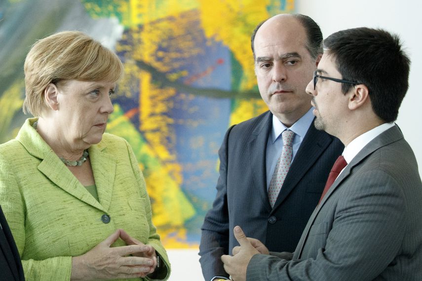 La canciller alemana, Angela Merkel, recibió este miércoles en Berlín al  presidente de la Asamblea Nacional venezolana, Julio Borges, y al  vicepresidente, Fredy Guevara.