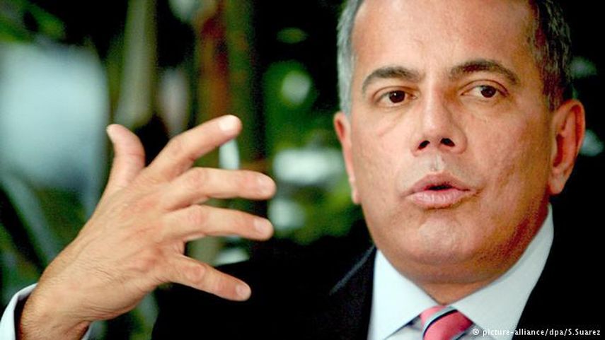 El exgobernador del Zulia fue detenido por el Sebin apenas se bajó del avión en el que viajó procedente de la isla de Aruba. (EFE)