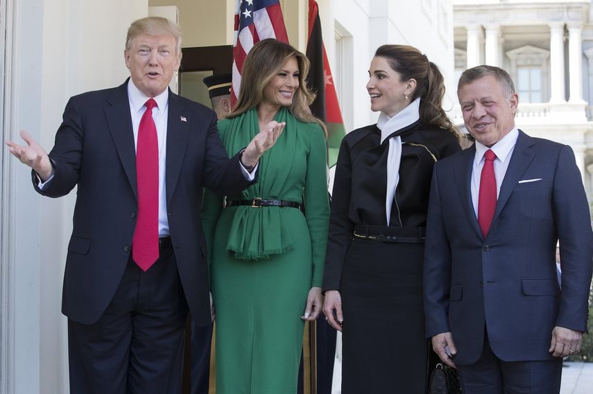 &nbsp;El presidente de EEUU, Donald J.&nbsp;Trump y la primera dama de Estados Unidos, Melania&nbsp;Trump, dan la bienvenida a los reyes de Jordania, Abdalá II y Rania, &nbsp;a su llegada a la Casa Blanca en Washington, Estados Unidos.&nbsp;