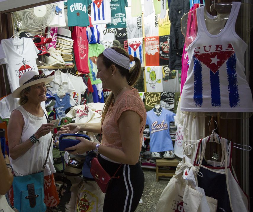 Estos emprendedores, cuya mayoría se enfoca en el turismo, contribuyen decisivamente a mantener con vida las finanzas de un país que arrastra el fantasma del período especial.