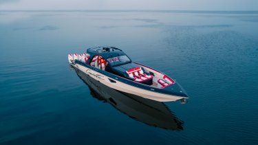 El 52Thunder, la lancha súper rápida presentada por Cigarette Racing en el Show Internacional del Bote en Fort Lauderdale.