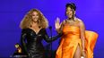 Beyoncé y Megan Thee Stallion aceptan el premio a la Mejor Interpretación Rap por Savage en el escenario durante la 63a Entrega Anual de los GRAMMY en el Centro de Convenciones de Los Ángeles el 14 de marzo de 2021 en Los Ángeles, California. &nbsp;