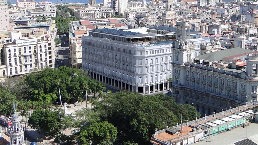 Lo que antes fue, y seguirá siendo, la Manzana de Gómez, ahora destaca en la geografía habanera como el Gran Hotel Manzana Kempinski.