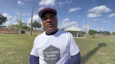 Eduardo Paret pasó de ser subcampeón del Clásico Mundial de Béisbol con Cuba, dos medallas de oro olímpicas, tres preseas doradas en mundiales, otras en tres en Copas Intercontinentales y Juegos Panamericanos. Ahora es entrenador