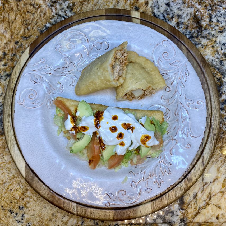 Las empanadas de cerdo que preparó Ana Patricia Gámez con ayuda de su hija Giulietta.