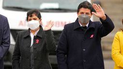 El presidente de Perú, Pedro Castillo, y su esposa, Lilia Paredes, en el palacio de gobierno en Lima, Perú.