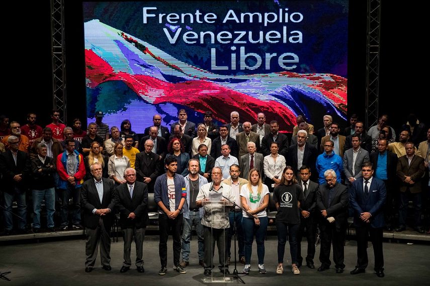 El Frente Amplio Venezuela Libre fue creado la semana pasada y está integrado por opositores políticos y representantes de varios gremios sociales, entre los que se encuentran chavistas desencantados.