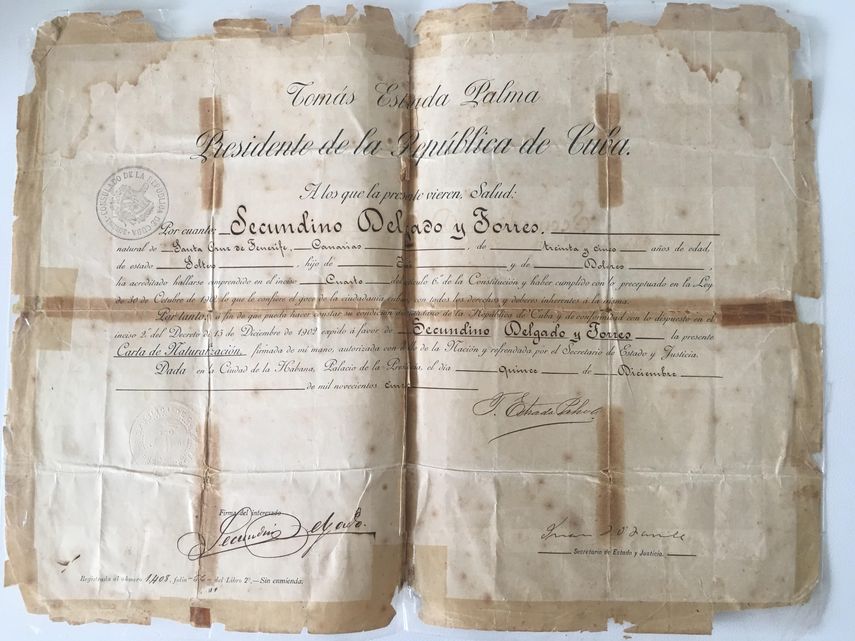 Carta de naturalización cubana firmada por Tomás Estrada Palma.