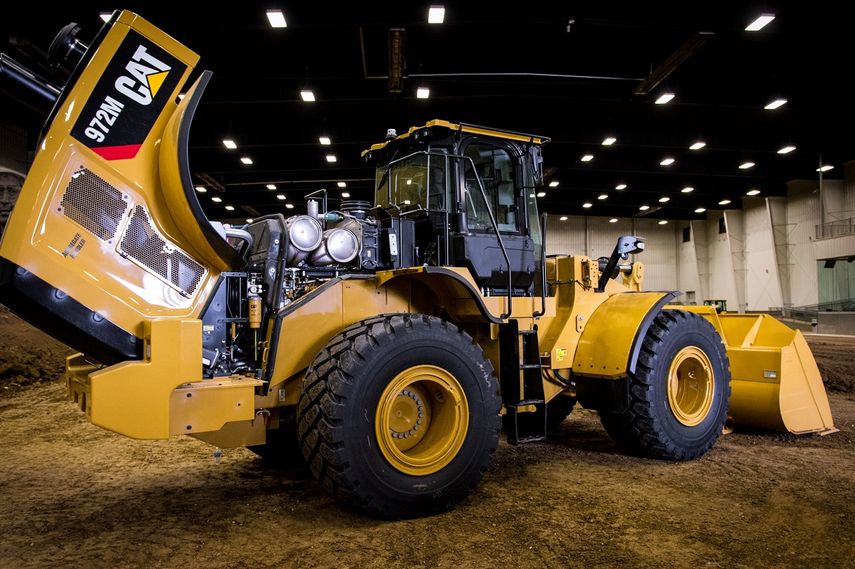 El profesor de Contabilidad&nbsp;Leslie Robinson fue contratado por una agencia no identificada del gobierno estadounidense para revisar las finanzas de Caterpillar.