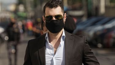 Ricardo Alberto Martinelli Linares, hijo del expresidente de Panamá Ricardo Martinelli, llega a la corte para una audiencia en la Ciudad de Guatemala, el lunes 8 de noviembre de 2021.