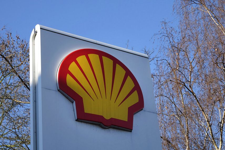 El logo de Shell en una gasolinera en Londres.