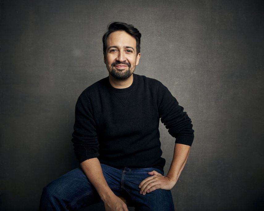 En esta fotograf&iacute;a de archivo del 25 de enero de 2020 Lin-Manuel Miranda posa en el Festival de Cine de Sundance en Park City.&nbsp;El dramaturgo, actor y compositor muestra sus impresionantes habilidades para improvisar hip hop en el documental We Are Freestyle Love Supreme&rdquo; que se estrena el viernes en Hulu.&nbsp;