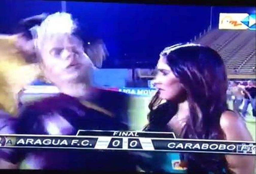 María Alejandra Bastidas entrevistando a Aquiles Ocanto (CAPTURA DE PANTALLA)