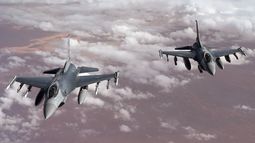 Aviones de combate F-16 del Ejército de Estados Unidos. Aviones de combate F-16 del Ejército de Estados Unidos.