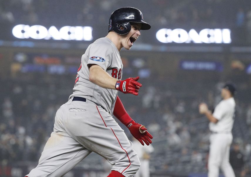 Holt terminó el partido de 6-4, con cinco carreras impulsadas y otras tres anotadas.