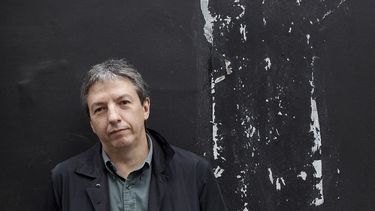 El autor mexicano David Toscana, Premio Alfaguara 2026 por su novela El ejército ciego. &nbsp;