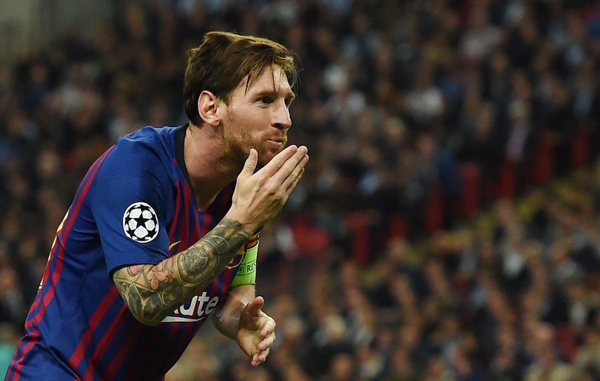 Messi se fue a una de las esquinas y celebró de manera particular su primera anotación.