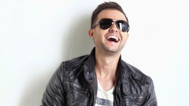 En el 2008, Dize lanzó su primer disco titulado “La melodía de la calle”, el cual incluye su primer éxito como solista “Quizas”. (CORTESÍA)