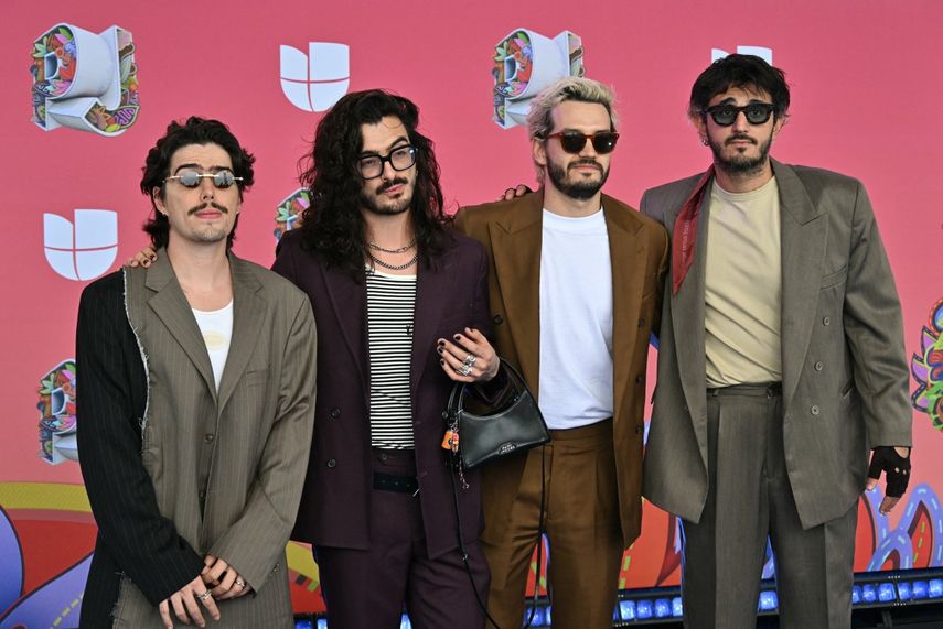 Martín Vargas, Simón Vargas, Juan Pablo Villamil y Juan Pablo Isaza, del grupo colombiano Morat, asisten a la 22.ª ceremonia de entrega de los Premios Juventud en el Centro de Convenciones Figali de la Ciudad de Panamá, el 25 de septiembre de 2025.