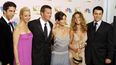 Foto tomada el 22 de Septiembre de 2002: David Schwimmer, Lisa Kudrow, Mathew Perry, Courtney Cox Arquette, Jennifer Aniston y Matt LeBlanc, en los Emmy Awards. &nbsp;