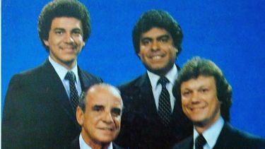 En la gráfica, el maestro Luis María Frómeta, fundador de la Orquesta Billo´s Caracas Boys y en la parte superior derecha, el cantante Ely Méndez, en compañía de otros dos vocalistas de la agrupación.