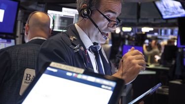 El corredor Gregory Rowe efect&uacute;a su trabajo en la Bolsa de Valores de Nueva York.