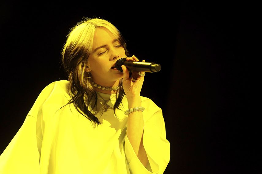 Billie Eilish canta en la fiesta de Spotify para los nominados al Grammy al mejor artista nuevo, el jueves 23 de enero del 2020 en The Lot Studios en West Hollywood, California. 