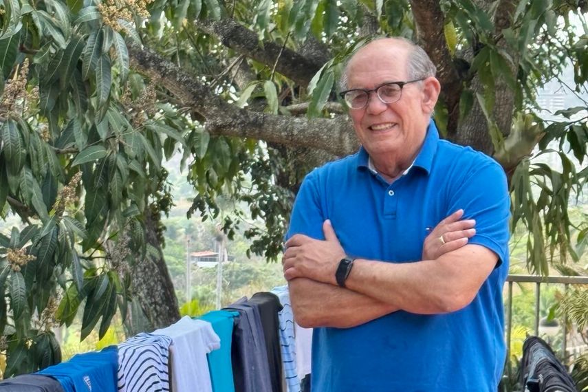 El exdiputado Omar González, durante su cautiverio en la Embajada de Argentina en Caracas, asediada por el régimen de Maduro