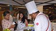 Los asistentes no se contuvieron ante las creaciones de los chefs.&nbsp;