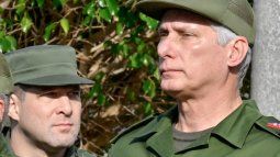 El designado gobernante, Miguel Díaz-Canel (derecha), y Raúl Guillermo Rodríguez Castro (alias el cangrejo), nieto del dictador Raúl Castro